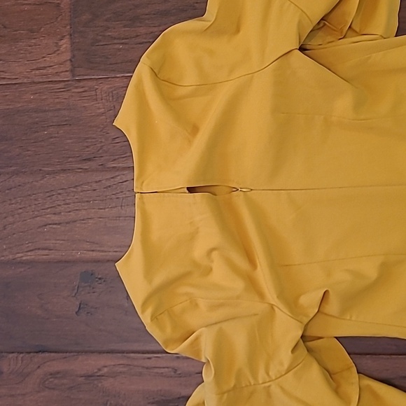 Gilli women's mustard gold 3/4 length ruffled sleeve dress size Small - Picture 4 of 11